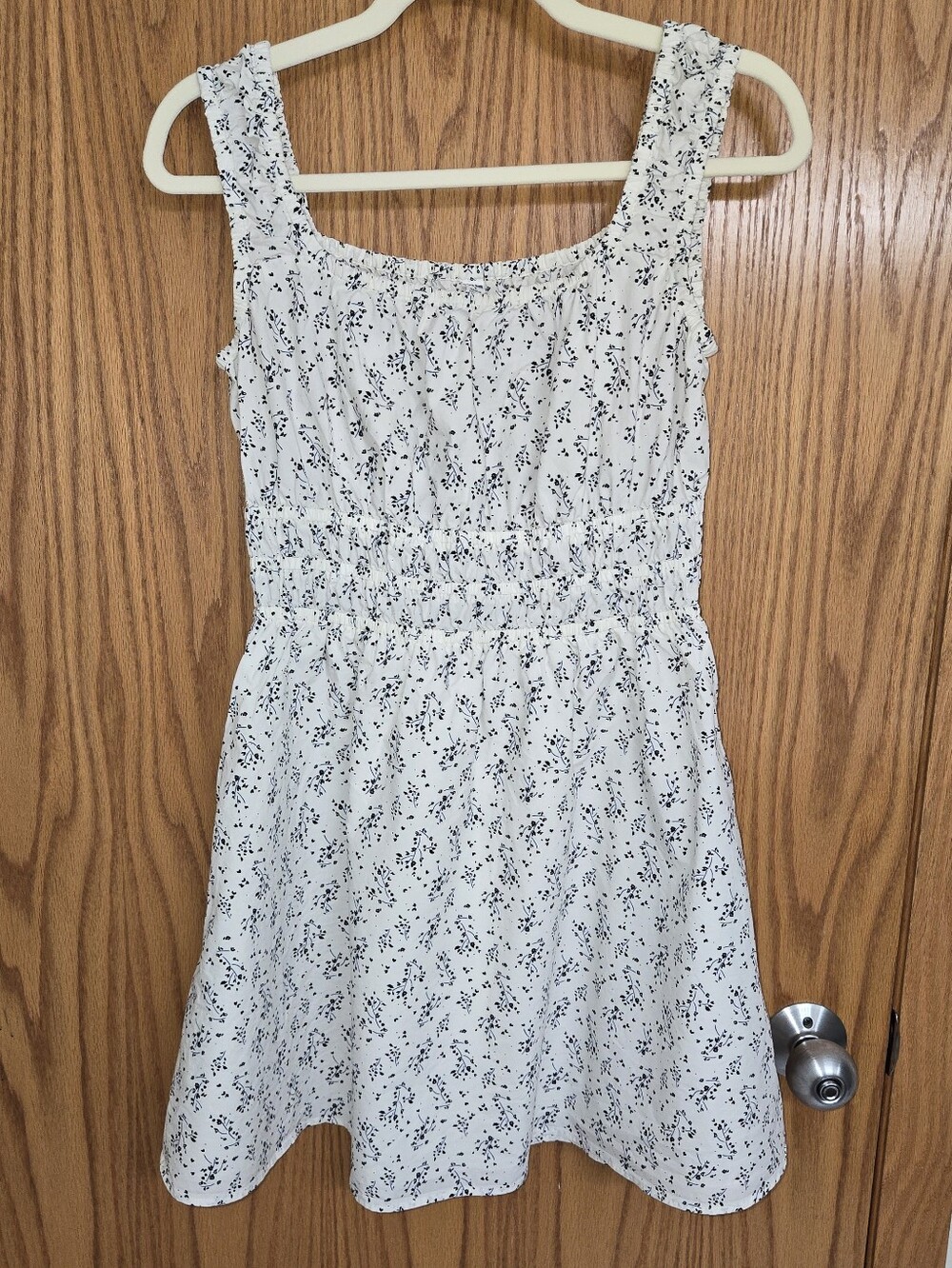 Uniqlo‎ Size Small White Floral Sundress with Navy Print